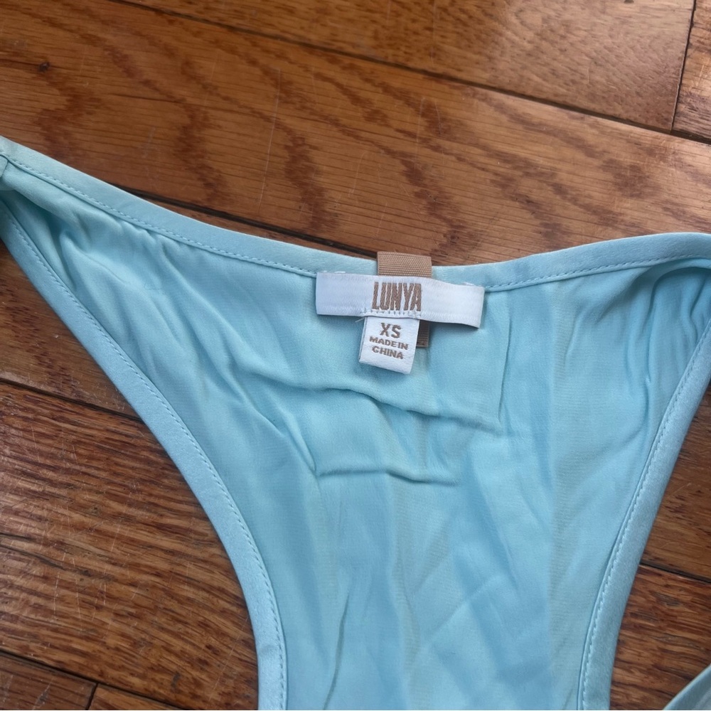Lunya Washable Silk Tulip Aqua Pajama Set - Picture 5 of 6